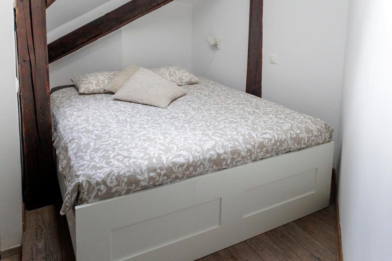 Vip Apartment In Old Town With Free Parking Pressburg Exterior foto