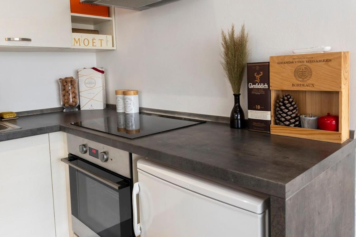 Vip Apartment In Old Town With Free Parking Pressburg Exterior foto