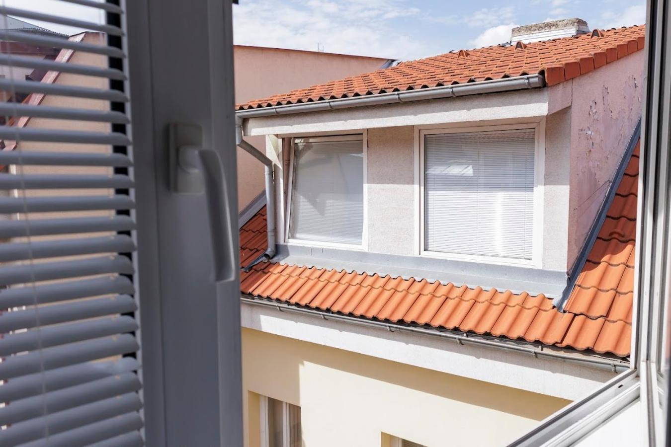 Vip Apartment In Old Town With Free Parking Pressburg Exterior foto